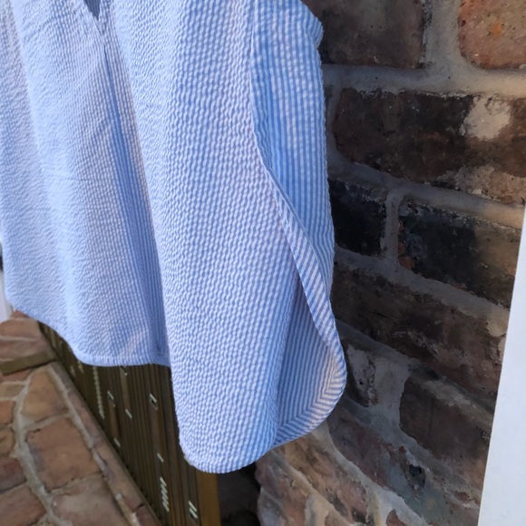 Winsome Seersucker Top - Picture 4 of 6